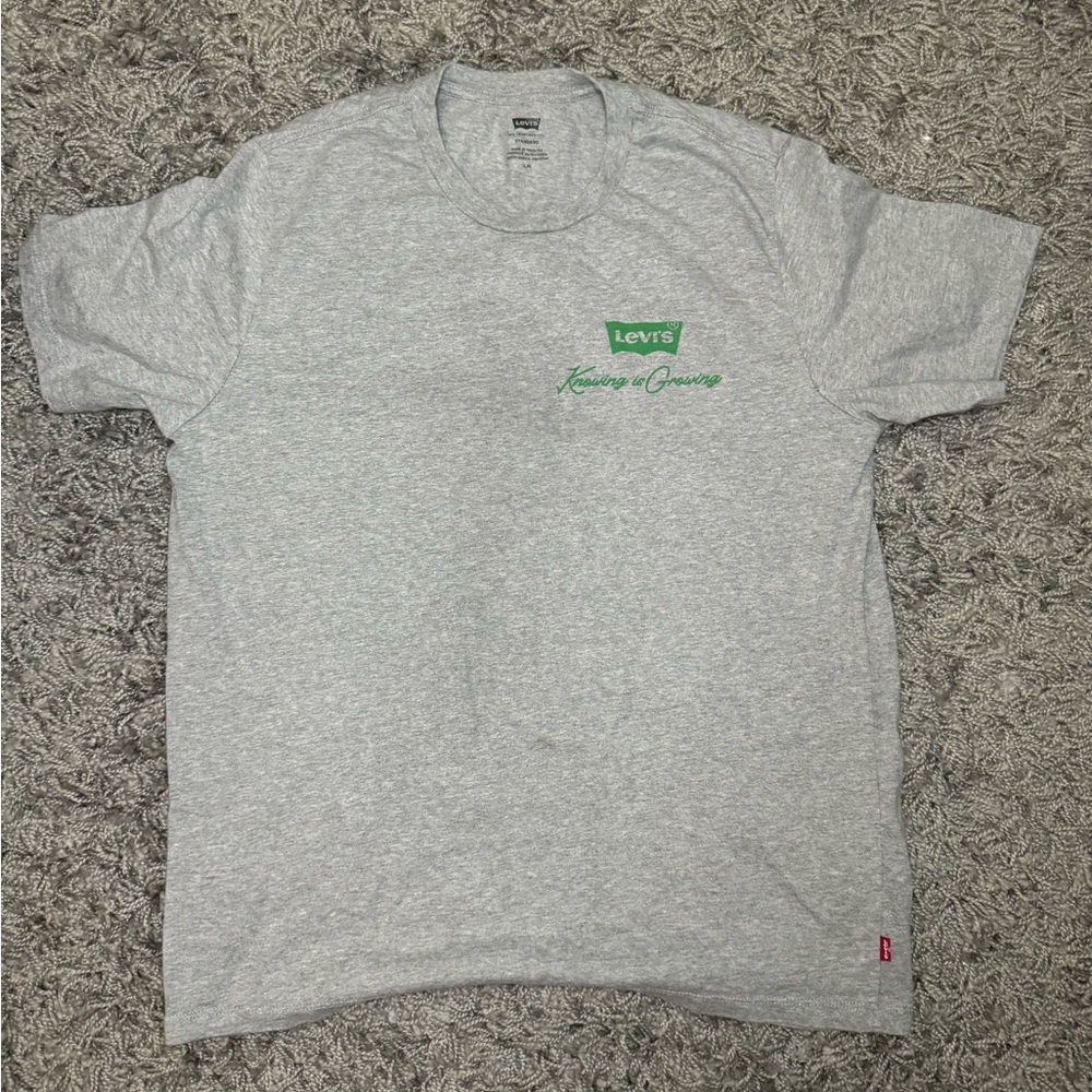 Levi’s grey shirt